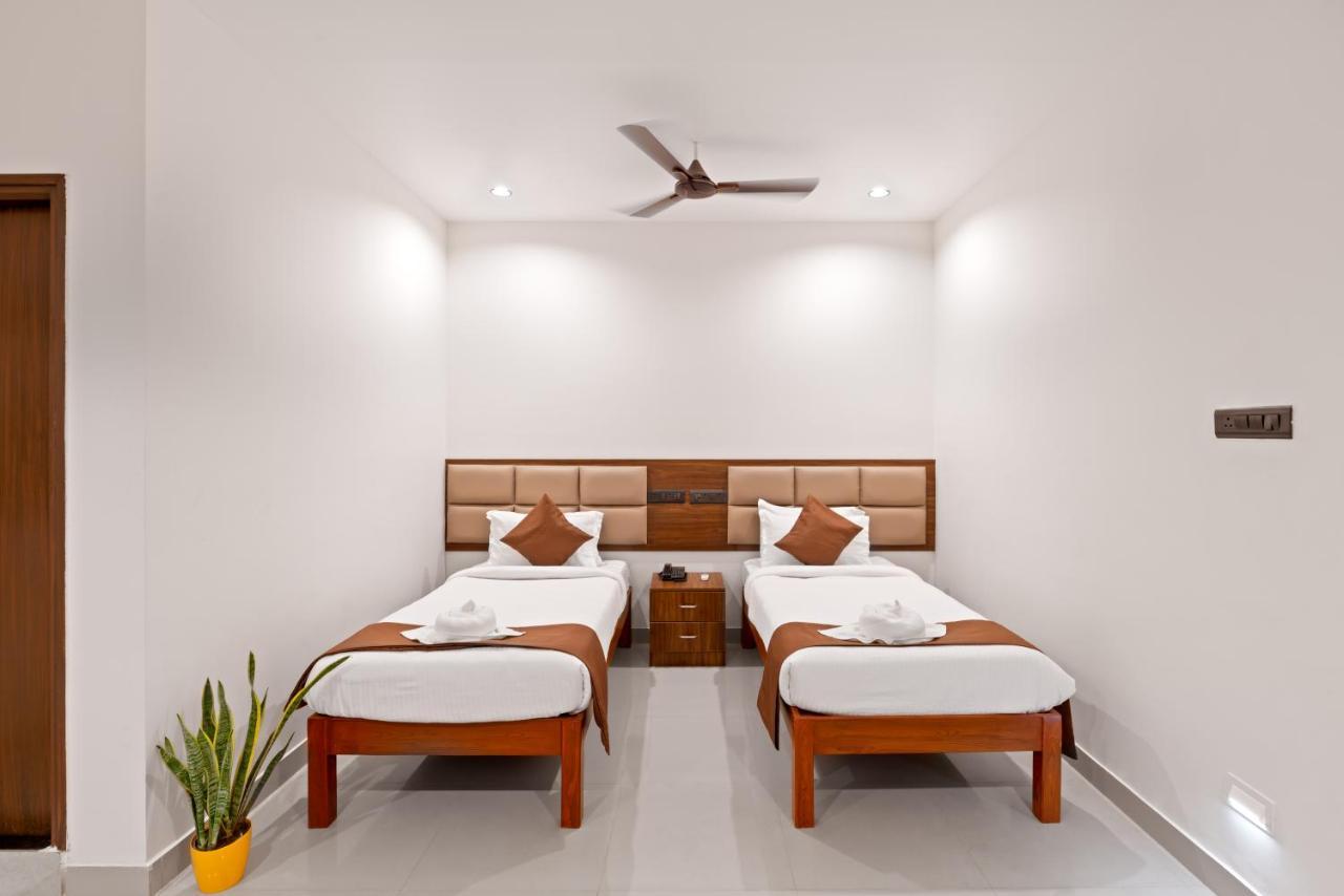 The Elite Hotel Hyderabad Exterior photo