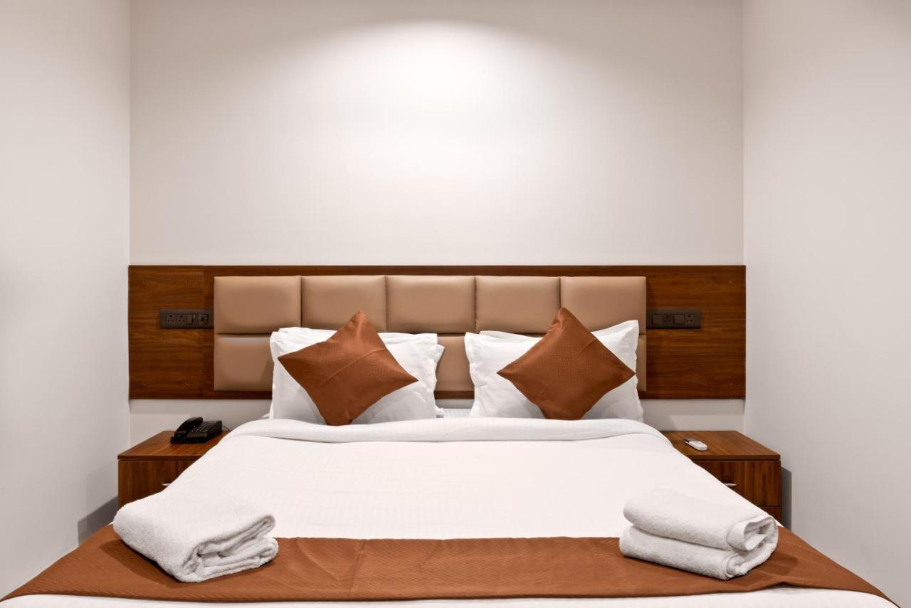 The Elite Hotel Hyderabad Exterior photo